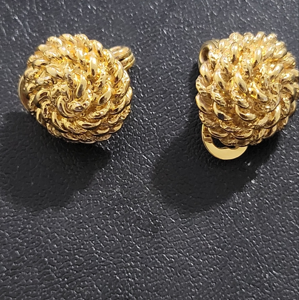 VTG Monet Goldtone domed clip on earrings